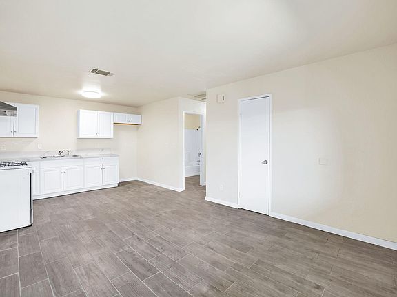 4th image of 11906 1st Ave APT 6
