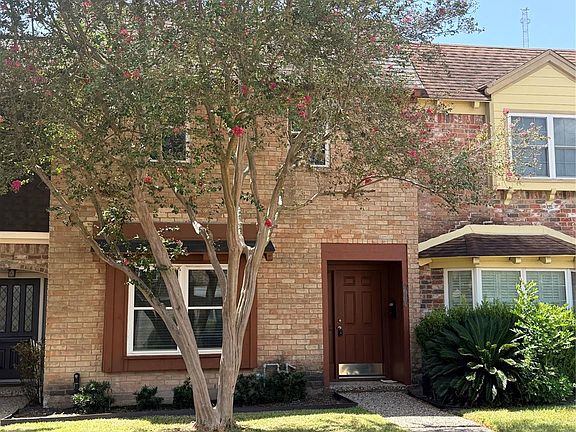 2nd image of 1351 Mardi Ln