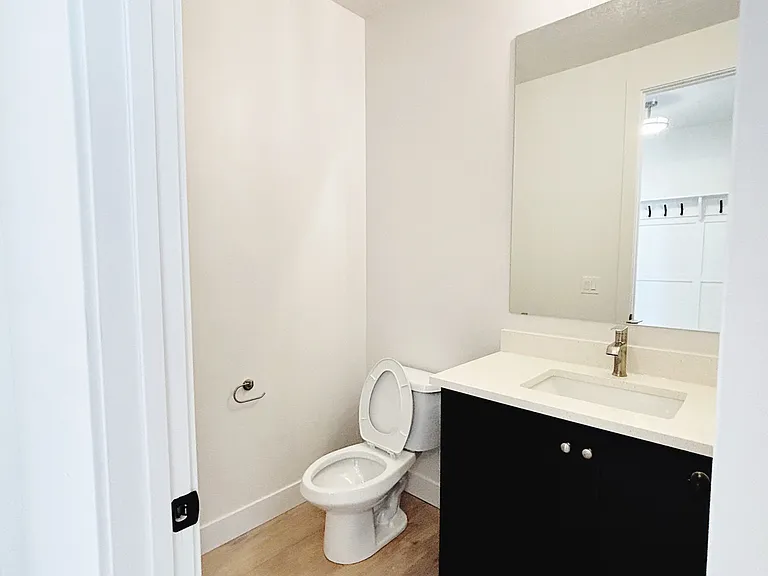375 E 1600 N — Photo 17