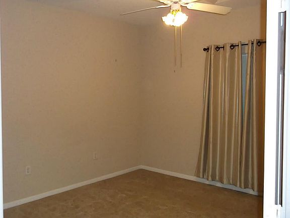 5th image of 2815 Kings Crossing Dr APT 109