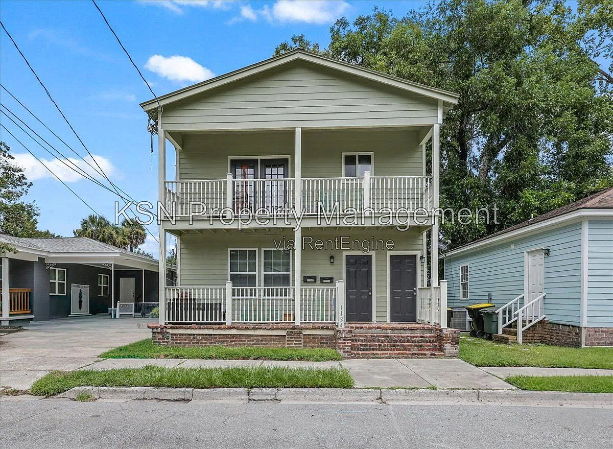 2 bed, 1.0 bath, 1059 sqft, $1,350 — Photo 1