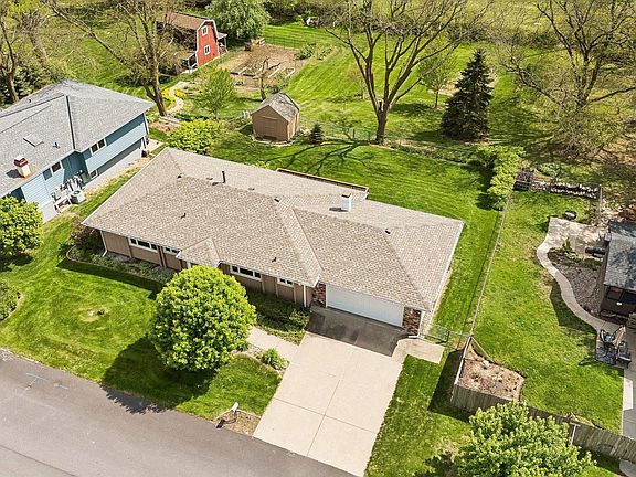 3rd image of 1813 College View Dr
