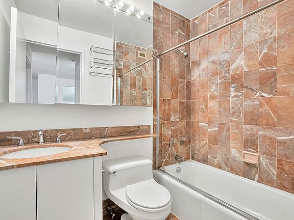 5th image of 225 W 83rd St APT 5Z