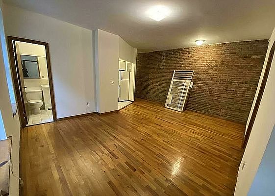 3rd image of 200 W 85th St #3CC