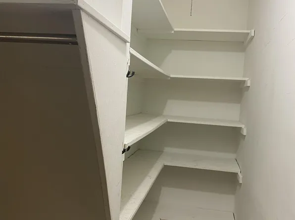 1706 Tudor Dr, Ann Arbor, MI 48103