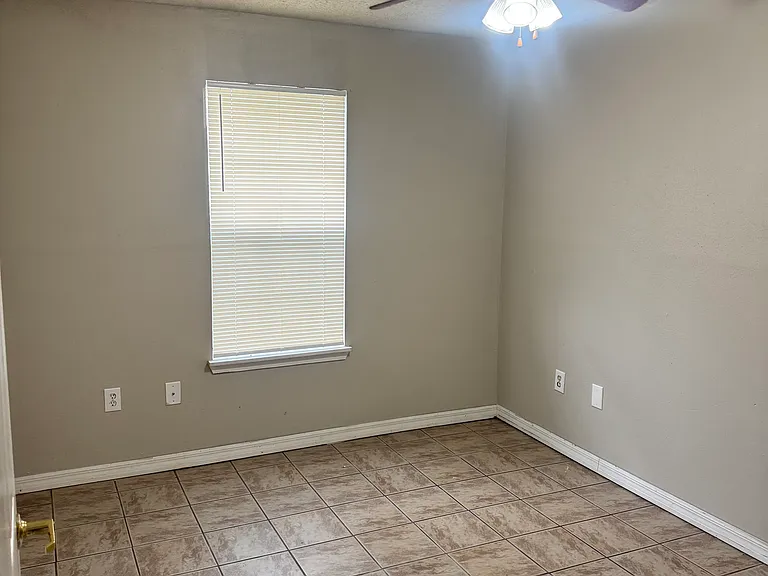 8436 S Carolina Ave — Photo 8
