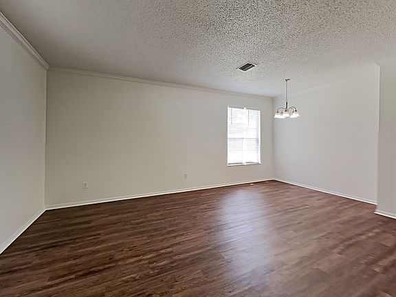 4th image of 806 Grand Canyon Dr
