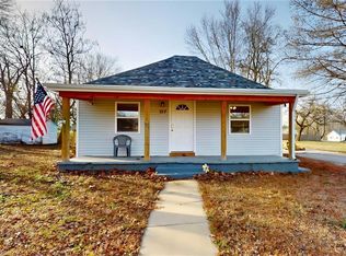 717 N Adams St, Nevada, MO 64772