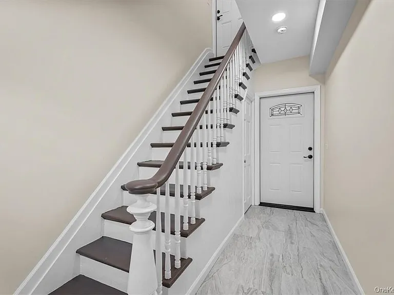 175 W Main St #1 — Photo 3