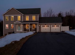 45 Marigold Way, Hooksett, NH 03106