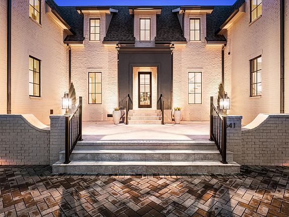 2nd image of 641 Brook Hollow Rd