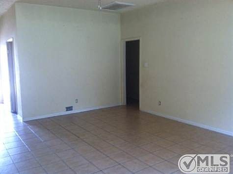 4th image of 1628 S Marsalis Ave