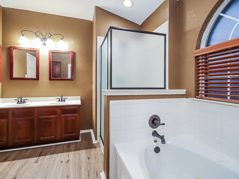 2412 Castle Pines Dr — Photo 12