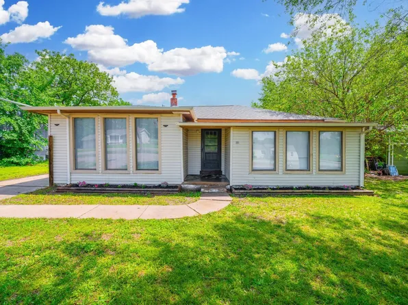 910 N Friend St, Belle Plaine, KS 67013