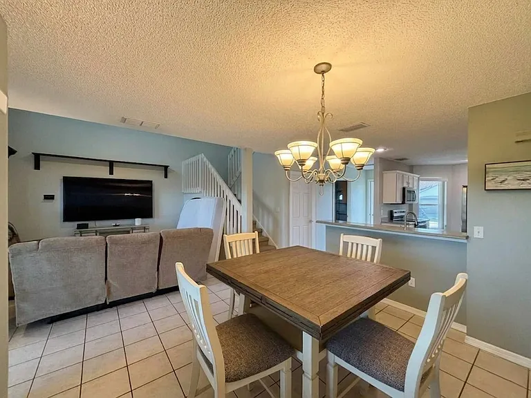 2487 Saint Augustine Blvd — Photo 6