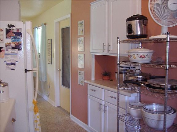 4th image of 2457 Deedra St