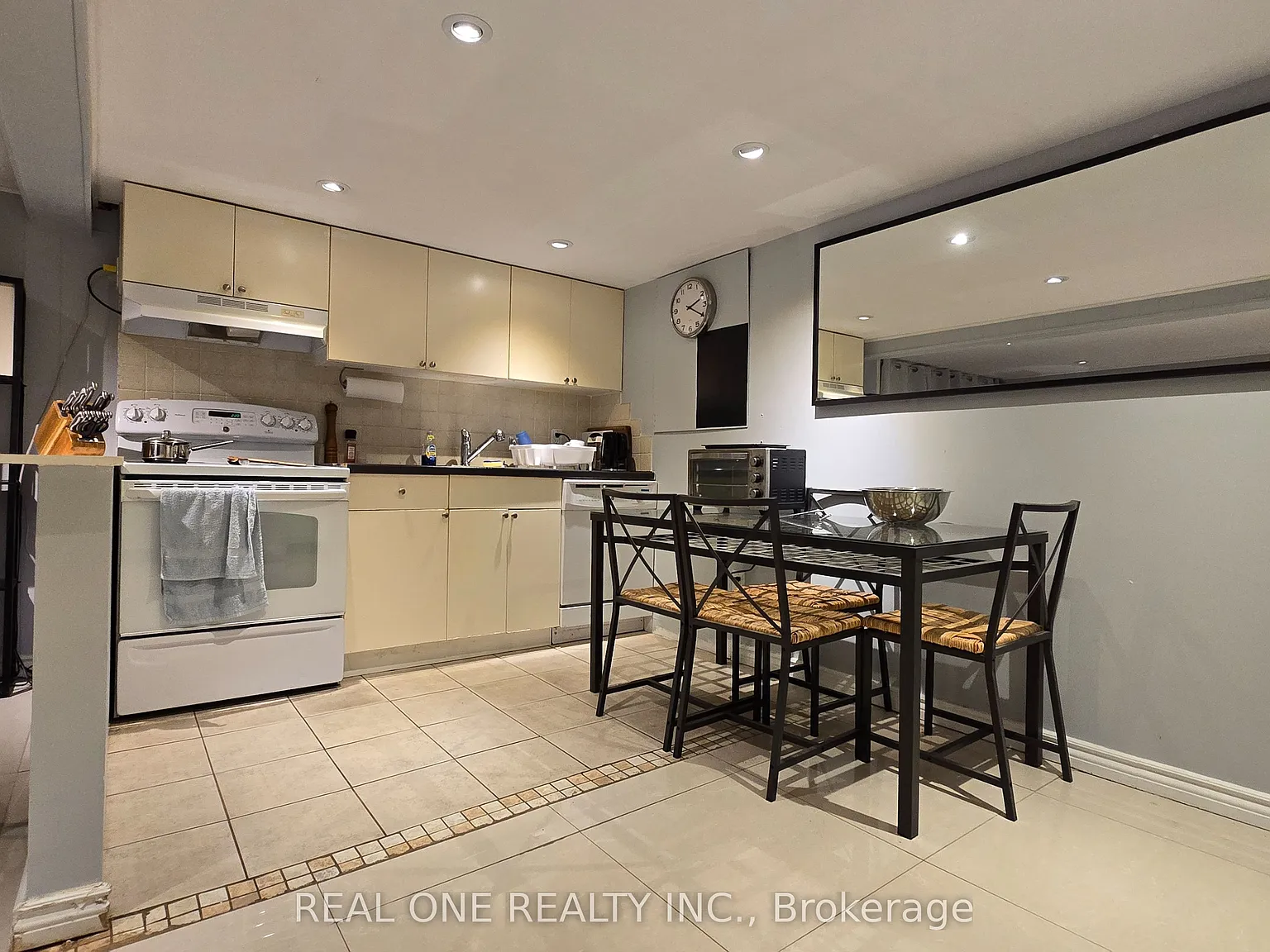 2 bed, $1,550 — Photo 3