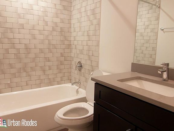 5th image of 2209 W Eastwood Ave #2SS