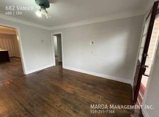 682 Vanier St, Windsor, ON N8X 3E3