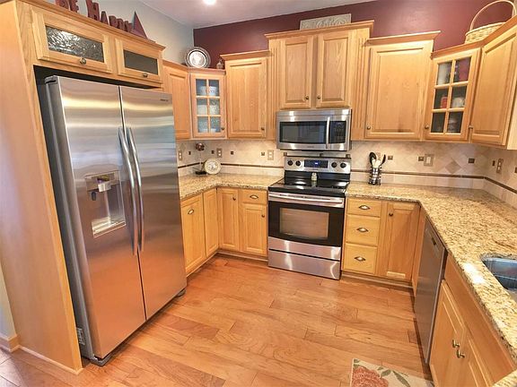 4th image of 6905 Buckthorn Ct
