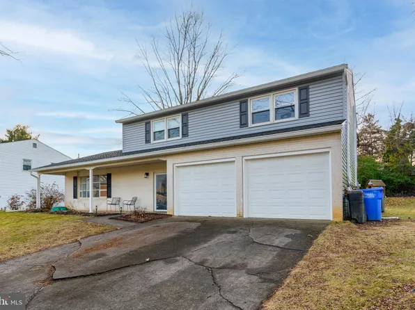 10 Homestead Ln, Camp Hill, PA 17011