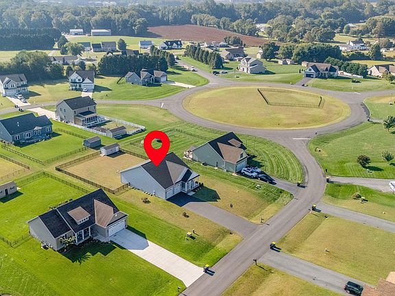 5th image of 823 Greenbrook Dr