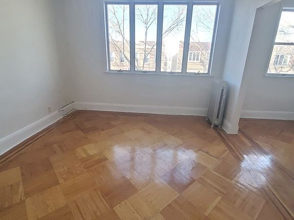 4th image of 23-61 Crescent St #2F