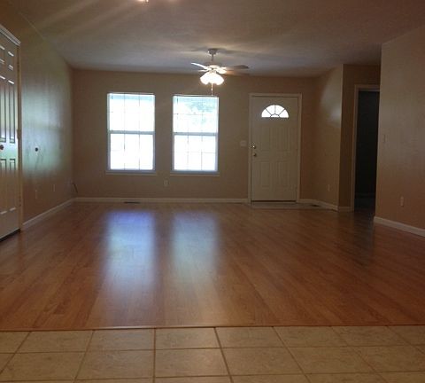 3rd image of 128 Alexander Ave