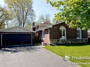 26W589 Evelyn Ave, Winfield, IL 60190