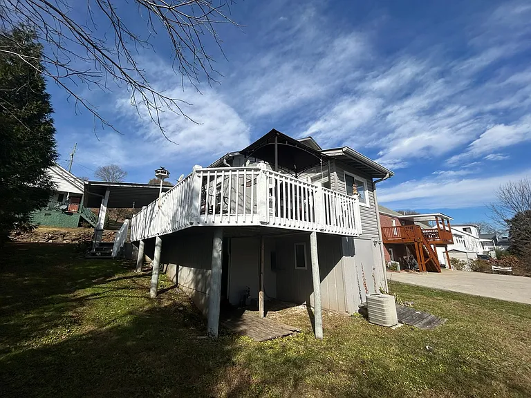 106 Kell St — Photo 32