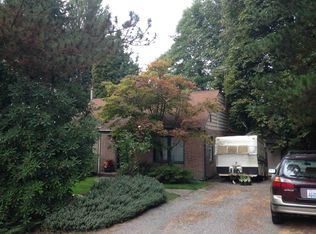 2760 NE 98th St, Seattle, WA 98115