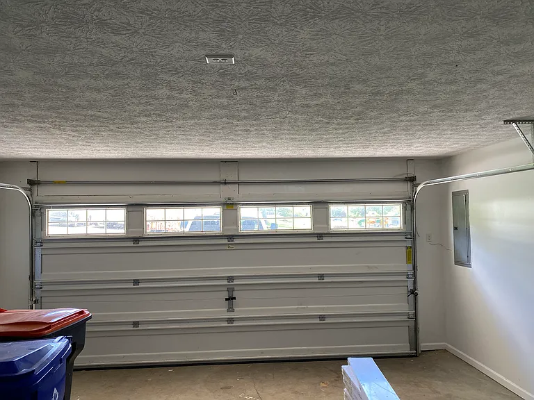 560 Academy Dr — Photo 10