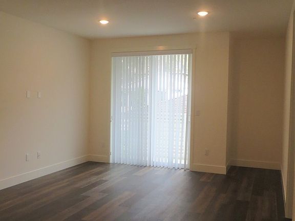 3rd image of 195 Cabrillo Hwy N #3