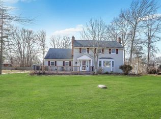 274 Bayview Dr S, Oakdale, NY 11769