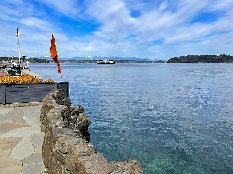 10835 Point Vashon Dr SW — Photo 16