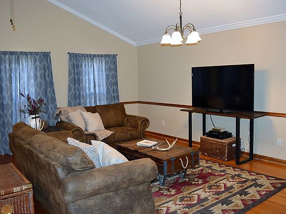 4th image of 221 Caputi Dr