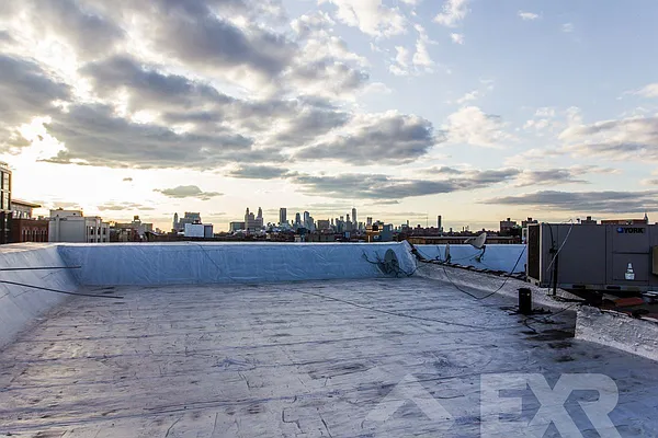 Rented by EXR | media 12