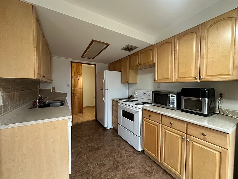 43 Taunton Rd E #39 — Photo 4