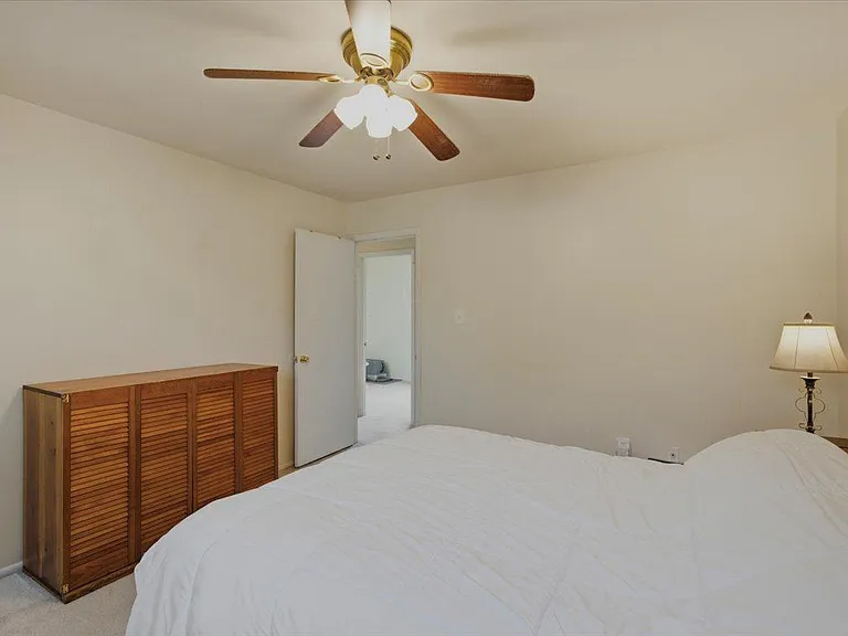 899 Holborn Ct #899 — Photo 23