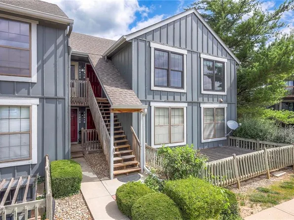 12818 W 110th Ter, Overland Park, KS 66210