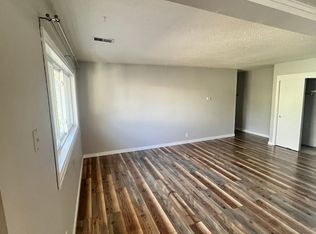 University Villa, Omaha, NE 68105