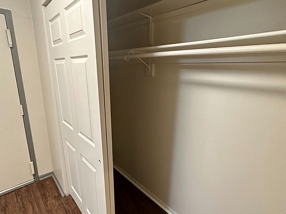 4th image of 329-353 Schraffts Dr