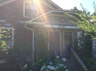 2727 NE 53rd St, Seattle, WA 98105