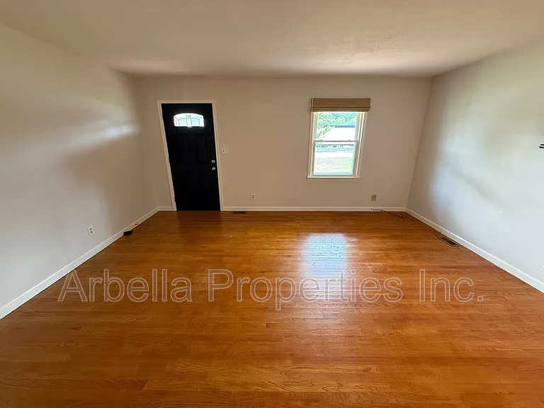 1713 Seward Dr — Photo 11