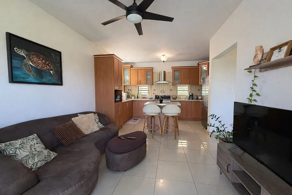 3 bed, 3.0 bath, 2500 sqft, $3,000 — Photo 3