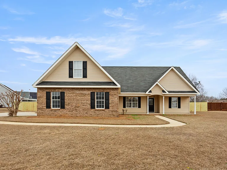 124 Pioneer Trl — Photo 1