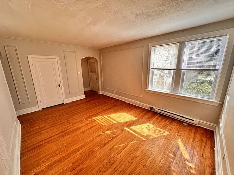 1st image of 3862-66 S Spring Ave #3864-1N