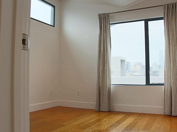 5th image of 209 9th St Ste 402