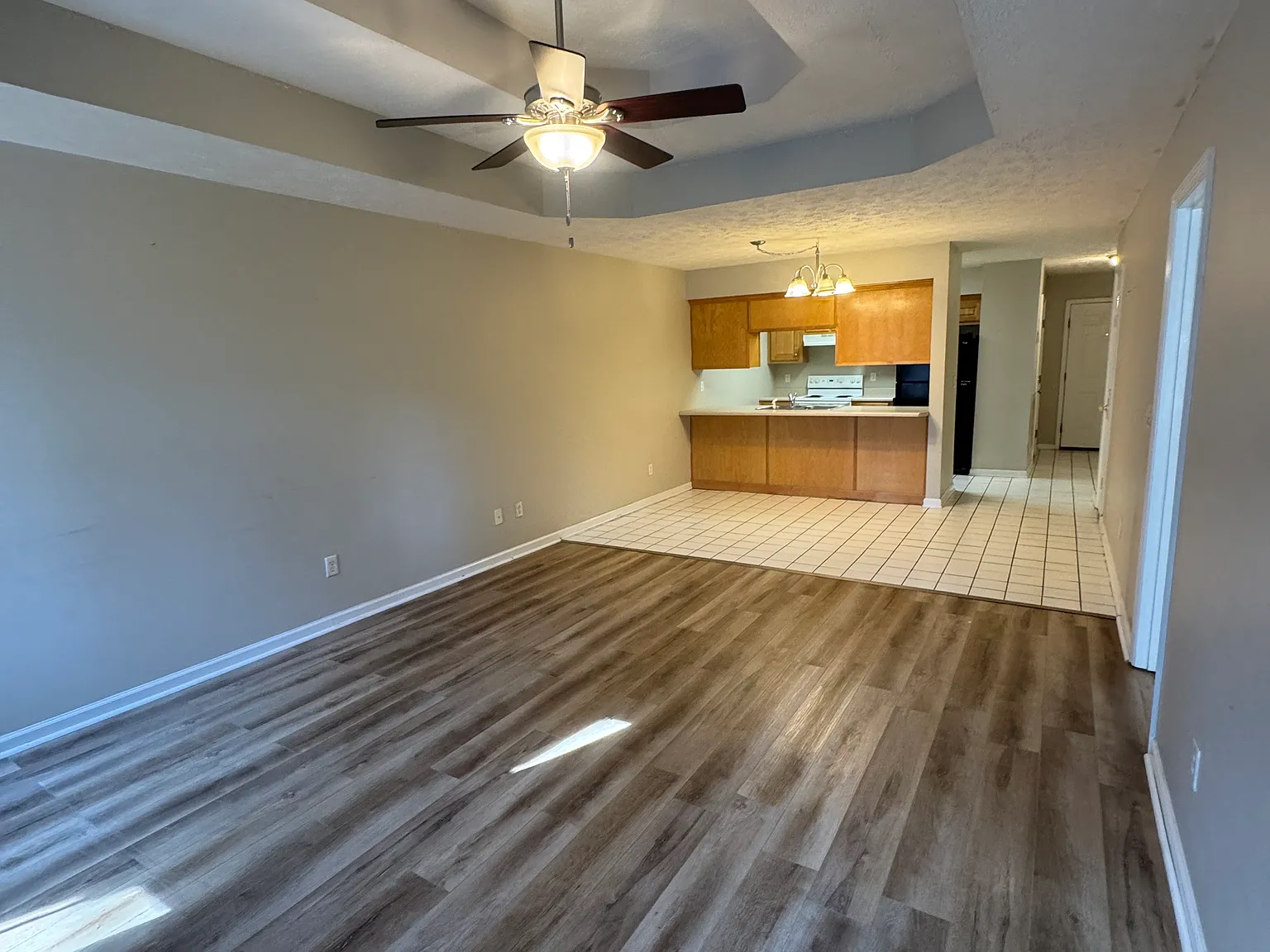 2 bed, $1,300 — Photo 4