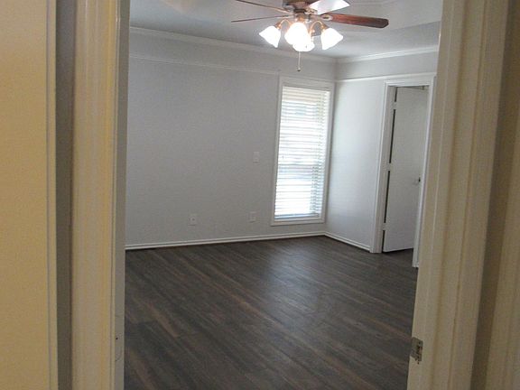 4th image of 1213 Eastfield Dr